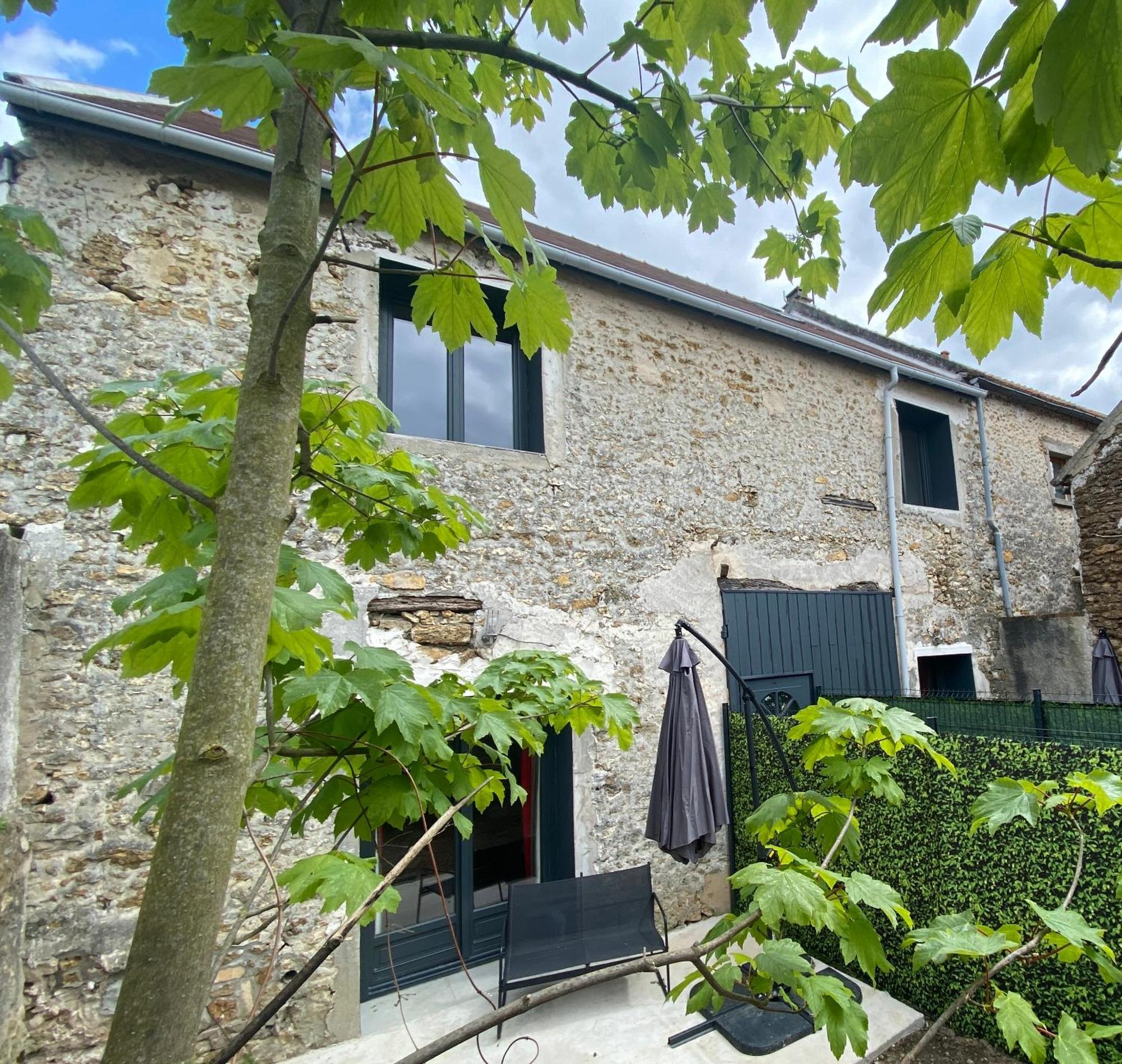 Chez Claire Et Ju Apartment Egly Exterior foto